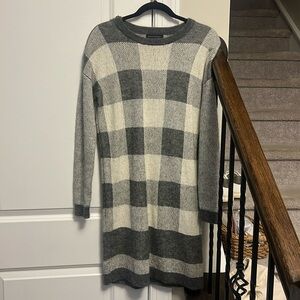 BR Like New Sweater Dress (Sz Small)